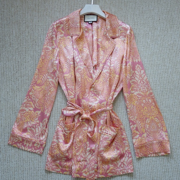 Alexis Pink and Gold Satin Robe - Picture 6 of 10
